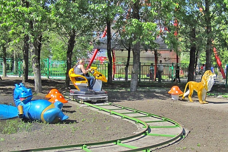 В парке Оренбурга появился новый аттракцион «Сафари» 